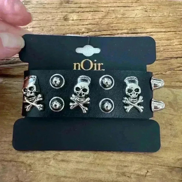 nOir Jewelry Black Skull and Spike Bracelet ~ NEW! - Picture 2 of 3